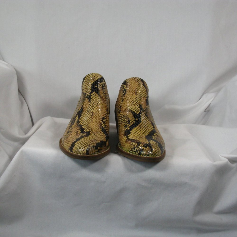 Lucky Brand Fausst Ankle Boot - Leather - Size 6.5 - Like New - Picture 2 of 6